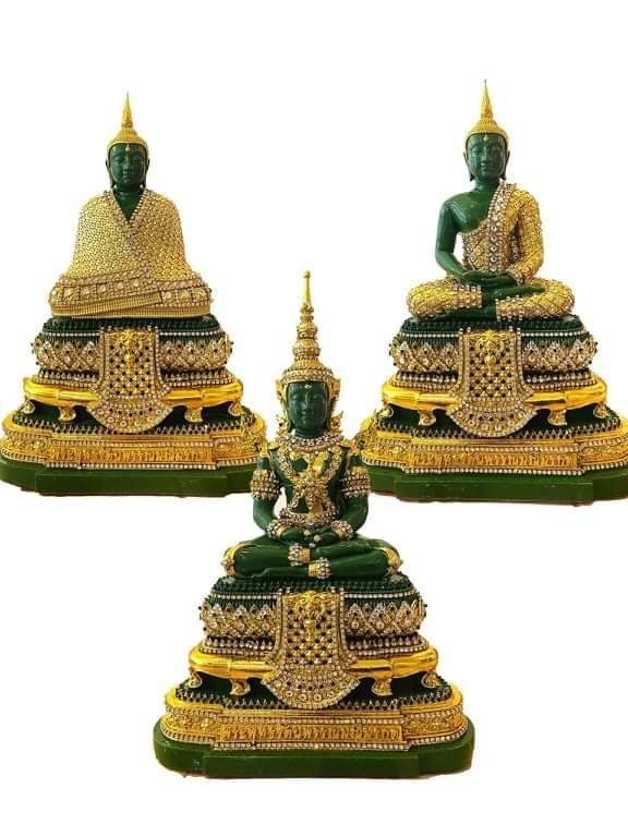 298280 ชุดพระแก้วมรกต 3 ฤดู  วัดพระแก้ว จ. เชียงราย. ปี2564  หน้าตัก5 นิ้ว
