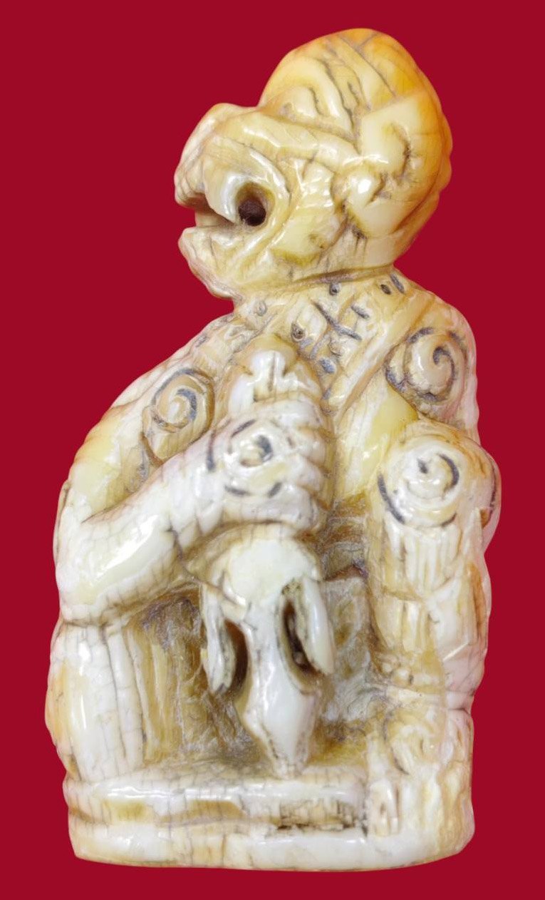 307505 หนุมานแกะ หลวงพ่อกุน  วัดพระนอน เนื้อเขี้ยว  พ.ศ. 2440-24600   จ.เพชรบุรี