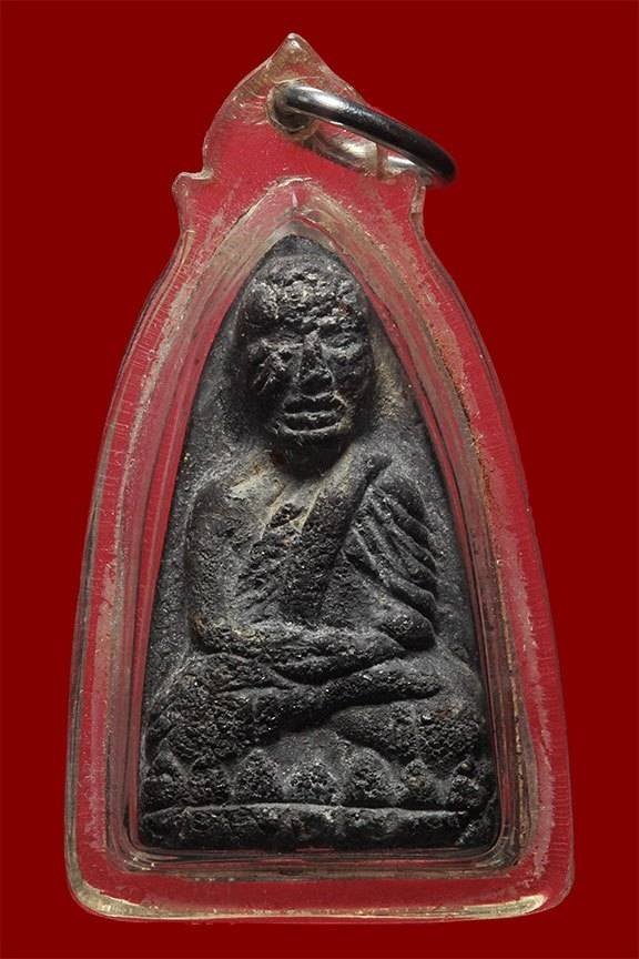 298444 พระหลวงปู่ทวด วัดประสาทฯ พิมพ์ใหญ่ เนื้อผง (ดำ) ปี 2506 จ.กรุงเทพฯ