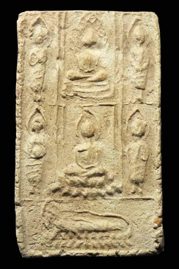 298451 พระผงกระดูกผี  หลวงพ่อพุ่ม วัดโคกสว่าง พิมพ์พระประจำวัน ปี 2473  จังหวัดนครราชสีมา