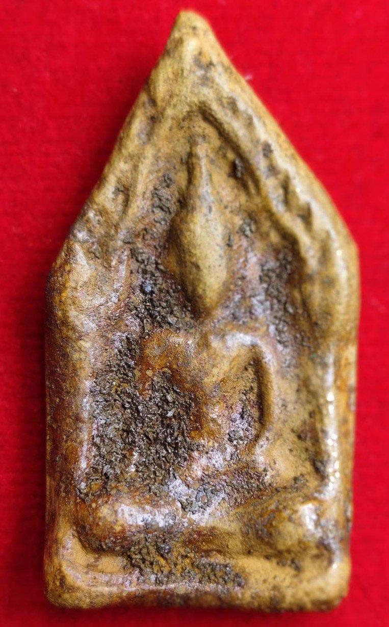 305857 พระขุนแผนแข้งหมอน  เนื้อดินเก่า ผสมทรายเสก  และ มวลสารศักดิ์สิทธิ์ พุทธศักราช 2500 ลพ.กวย  วัดโฆสิตาราม (บ้านแค) จ.ชัยนาท