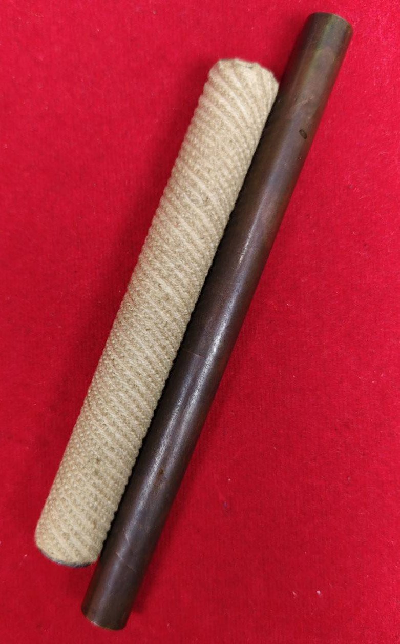 307232 ตะกรุดวิรุณจำบังและ ตะกรุดหนุนดวง (นิยม)  เนื้อทองเหลือง ทองแดงและตะกั่ว  สร้างปี 2515-2521 หลวงพ่อกวย  วัดโฆสิตาราม (บ้านแค) จ.ชัยนาท 