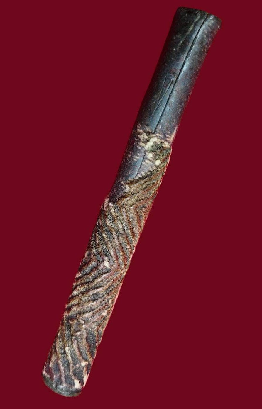 307252 ตะกรุดจันทร์เพ็ญ  (ตะกรุดใต้น้ำ) เนื้อตะกั่ว  ถักเชือกถักจระเข้ขบฟัน หลงรัก หลวงปู่ศุข วัดปากคลองมะขามเฒ่า  พุทธศักราช 2440-2453 