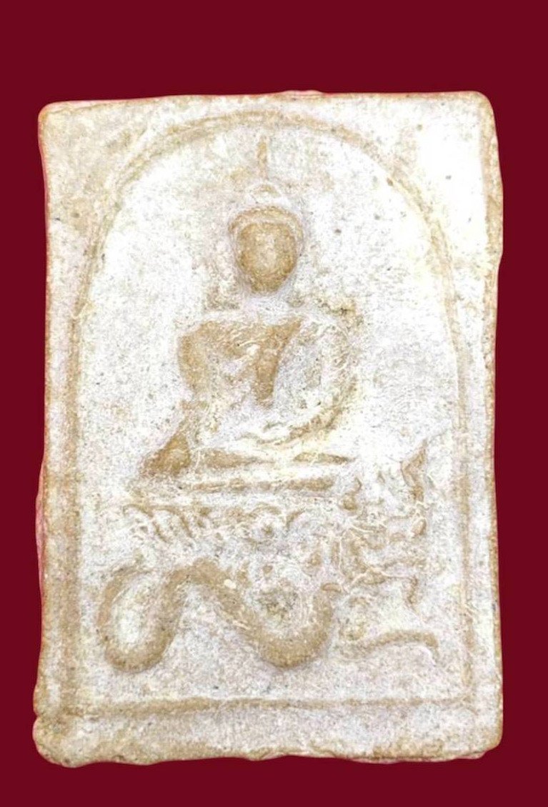 307257 พระพุทธเจ้านั่งบัว ฐานพญานาค หลวงพ่อกวย  เนื้อผงน้ำมัน จ.ชัยนาท  พุทธศักราช 2515-2517  วัดโฆสิตาราม (บ้านแค) 