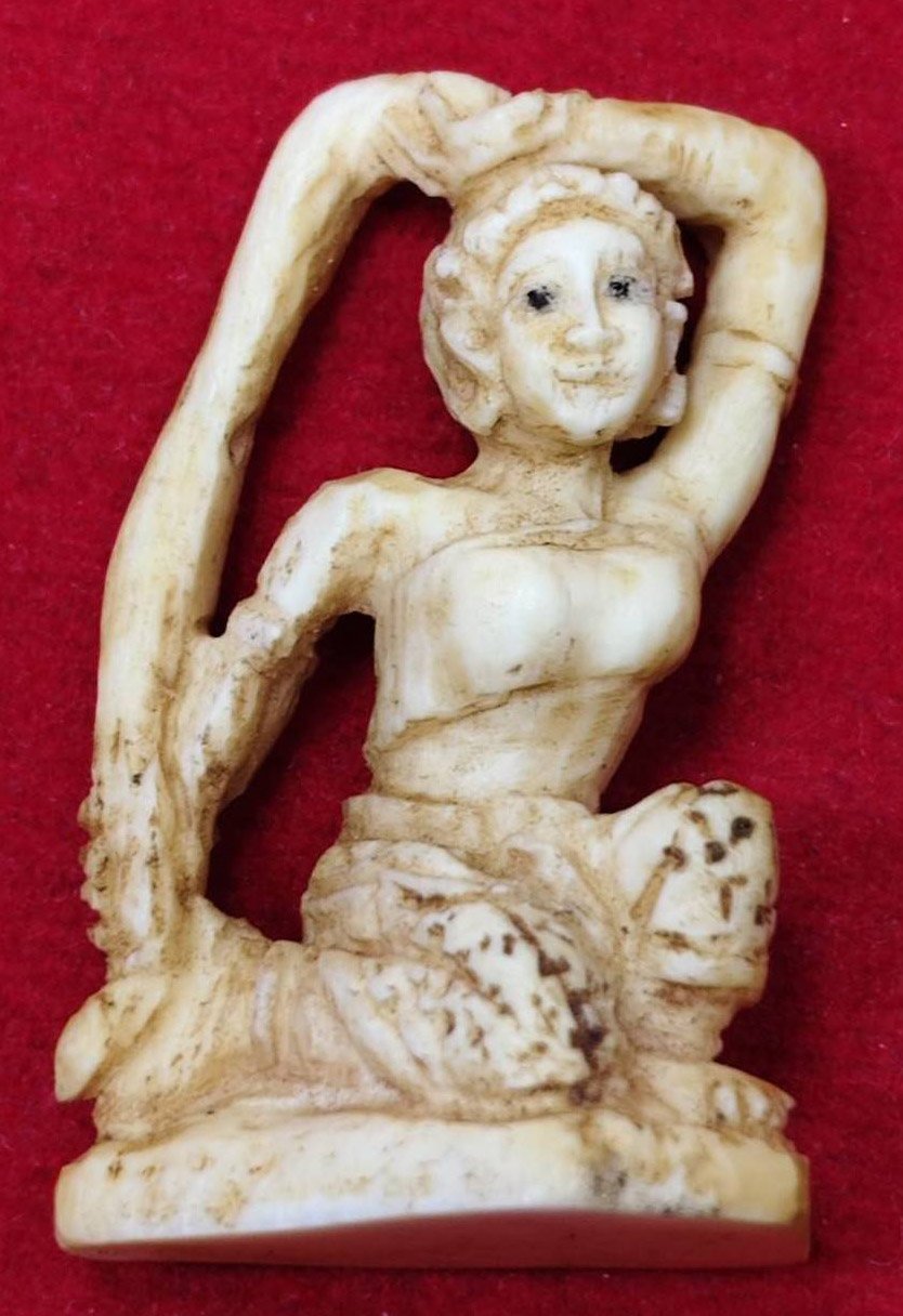 306433 พระแม่ธรณีงาแกะ  หลวงพ่อกวย เนื้องาช้าง  พุทธศักราช 2509  วัดโฆสิตาราม  (บ้านแค) จ.ชัยนาท 