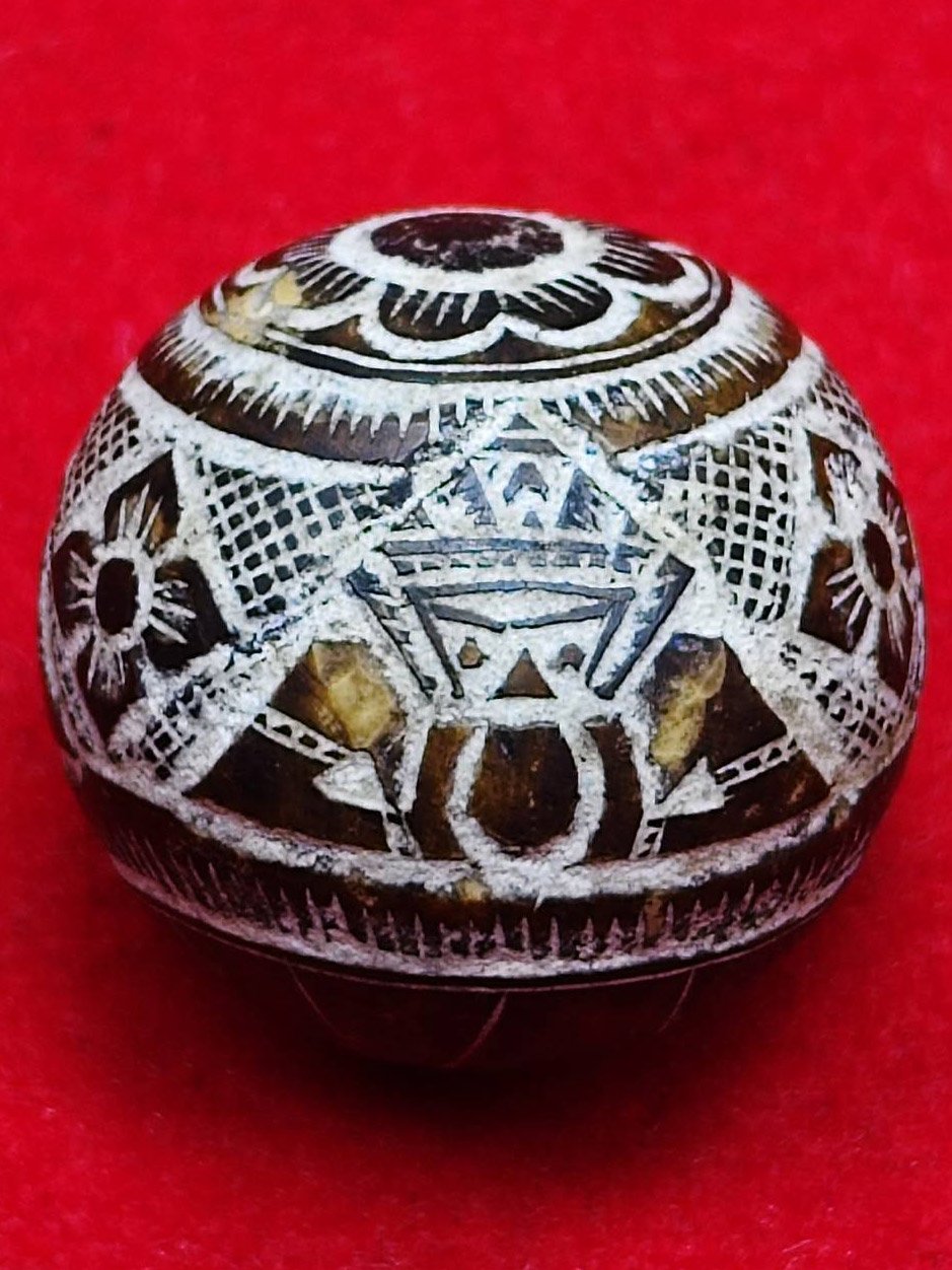 306542 พระราหู กะลามหาอุด  หลวงพ่อน้อย เนื้อกะลาแกะ  พุทธศักราช 2470 - 2480  วัดศรีษะทอง จ.นครปฐม 