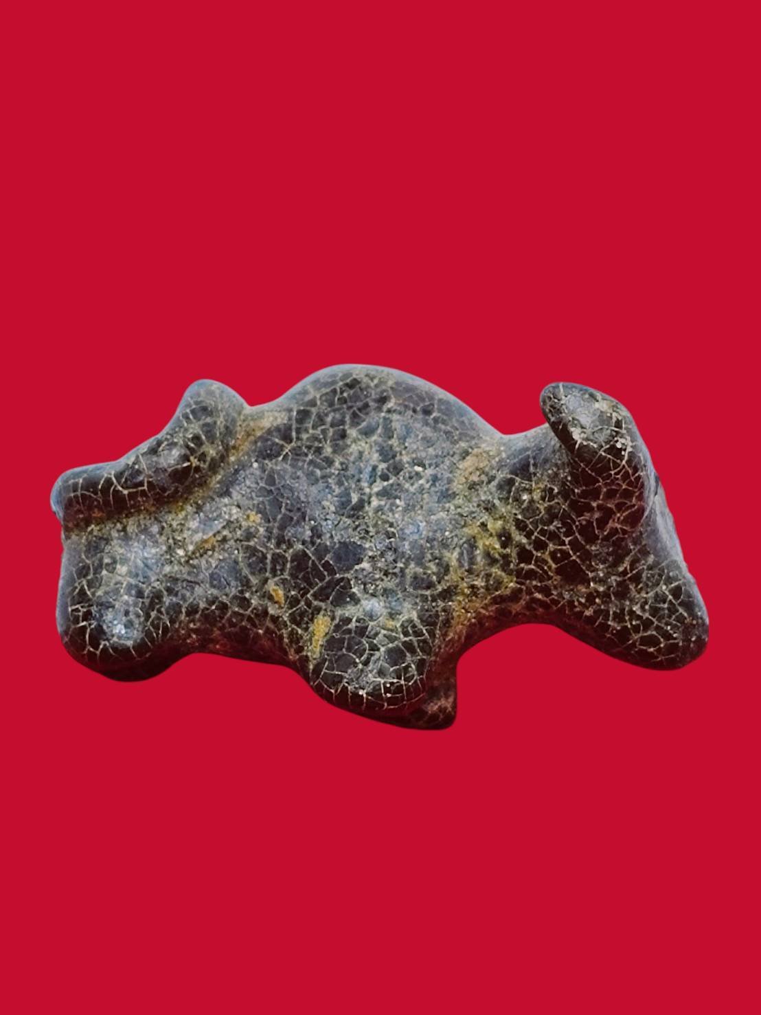 306617 ควายธนู หลวงพ่อน้อย  เนื้อผงคลุกรัก  พุทธศักราช 2470-2480  วัดศรีษะทอง จ.นครปฐม 