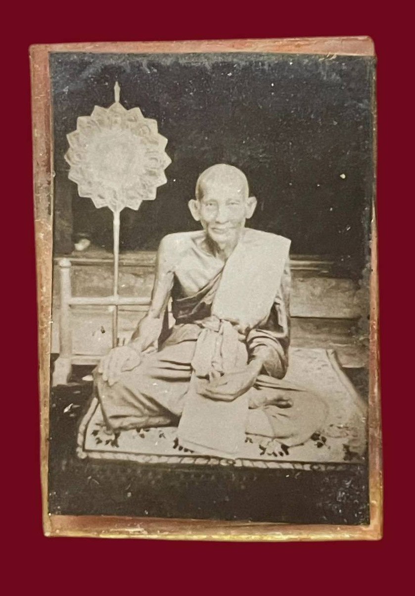 306691 รูปถ่ายหลวงปู่ศุข  วัดปากคลองมะขามเฒ่า  จ.ชัยนาท ยุคปลาย ปี 2460-2465