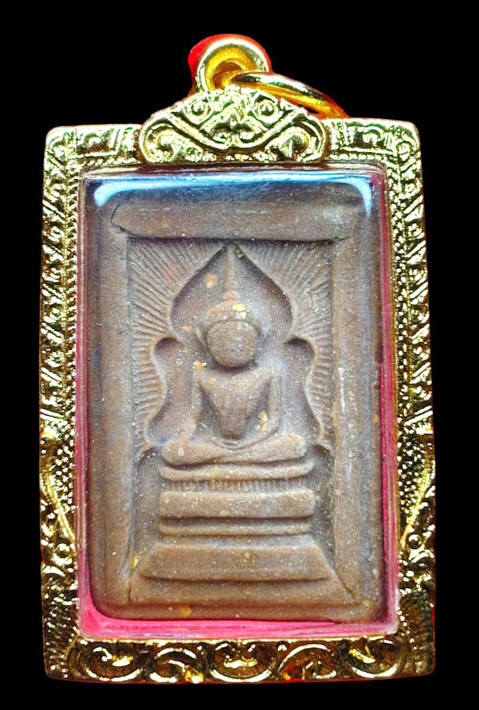 306738 พระสมเด็จแหวกม่าน  พิมพ์อกใหญ่ปางมารวิชัย  พุทธศักราช 2513-2515  เนื้อ ผงน้ำมัน (ฐานนูน) หลังจาน  ล.พ.กวย วัดโฆสิตาราม จ.ชัยนาท 