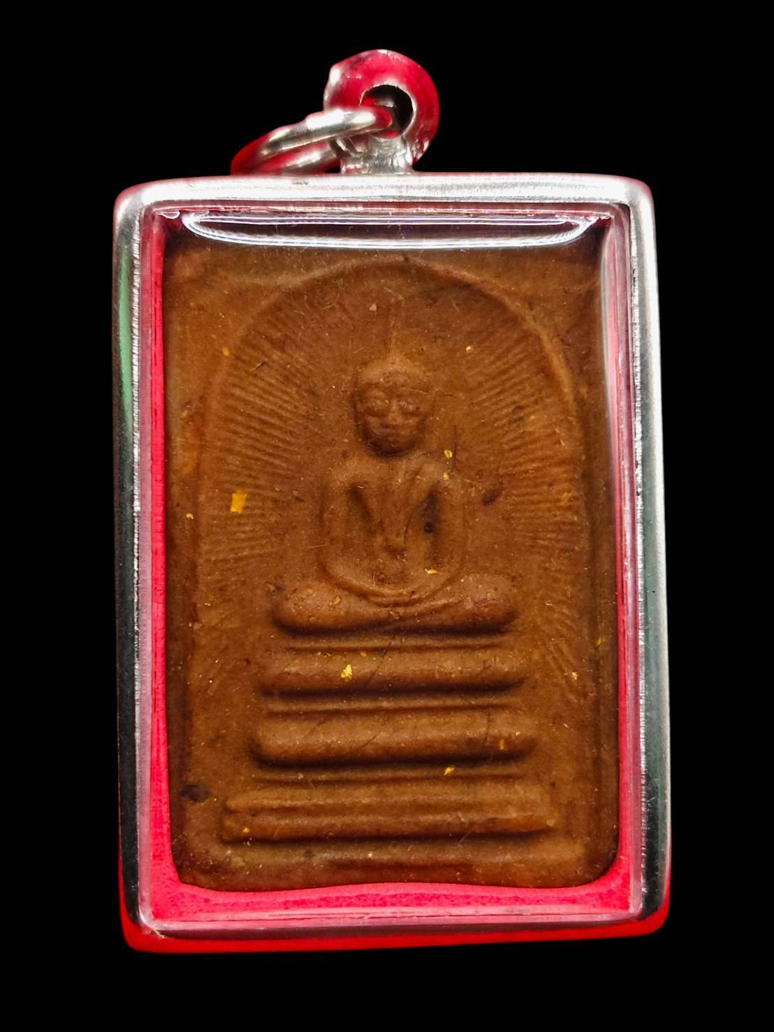 306743 พระสมเด็จแหวกม่าน  พิมพ์ ทรงเจดีย์ จ.ชัยนาท  พุทธศักราช 2513-2517  เนื้อ ผงน้ำมัน หลังจานมือ  หลวงพ่อกวย วัดโฆสิตาราม 