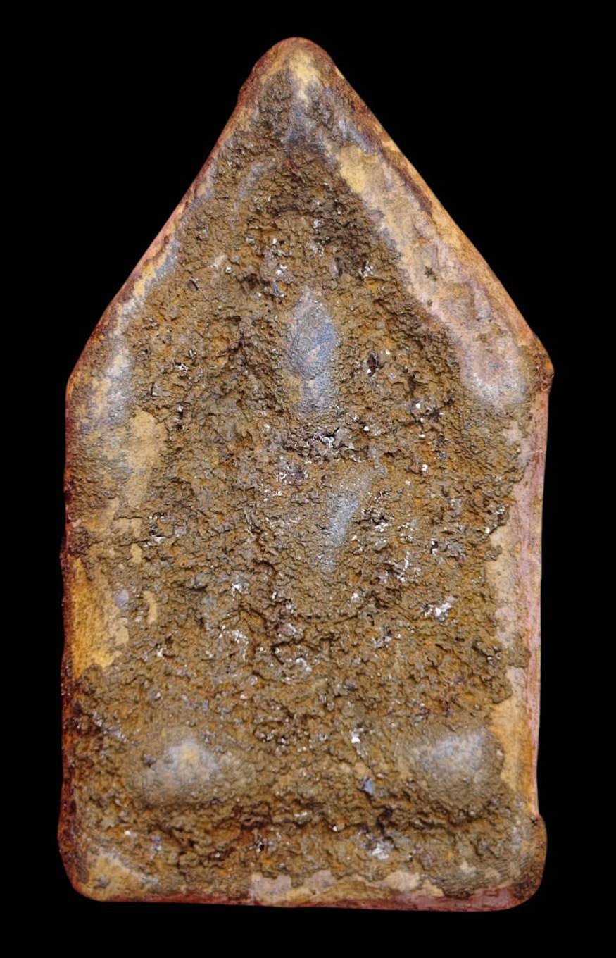 306971 พระขุนแผนแข้งหมอน  เนื้อดินเก่า ผสมทรายเสก  และ มวลสารศักดิ์สิทธิ์ พ.ศ. 2500 หลวงพ่อกวย วัดโฆสิตาราม (บ้านแค)