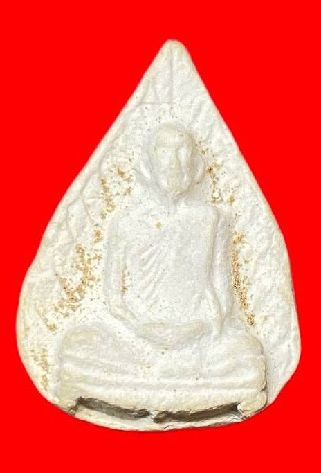 307911 หลวงปู่โต๊ะ ปี2523 วัดประดู่ฉิมพลี  รูปเหมือนใบโพธิ์ พิมพ์หลังยันต์ตรี เนื้อเกสร กทม.