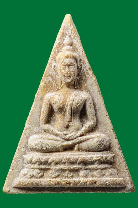 299648 พระพุทธปางสมาธิ  พิมพ์สามเหลี่ยม ปี 2506 เนื้อน้ำมัน ล.พ.กวย วัดโฆสิตาราม   จ.ชัยนาท