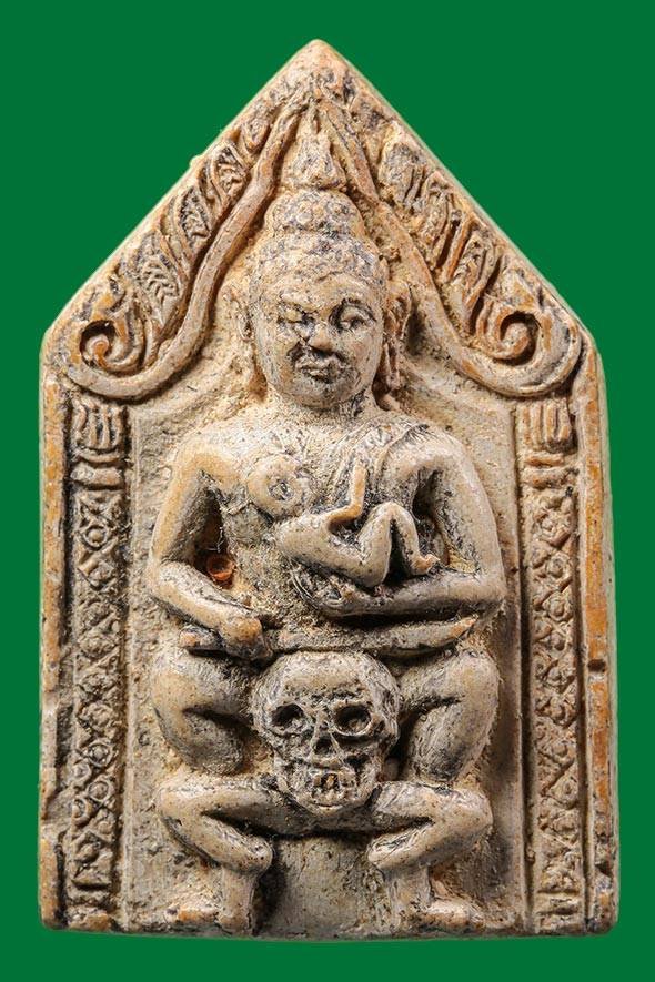 299760 พระขุนแผนนั่งโหงพราย พิมพ์เทวดา(นิยม) ปี 2500 เนื้อผงน้ำมัน. ล.พ.กวย วัดโฆสิตาราม  จ.ชัยนาท