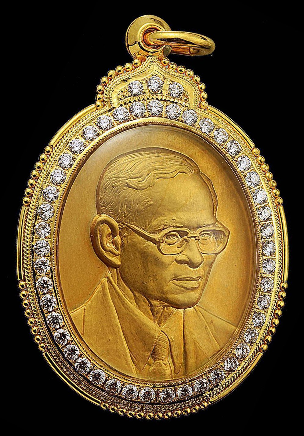 299861 เหรียญหล่อพระบรมรูป  พระบาทสมเด็จพระเจ้าอยู่หัว  เนื้อทองคำ รุ่น 7 กทม. รอบ 84 พรรษา พ.ศ 2554