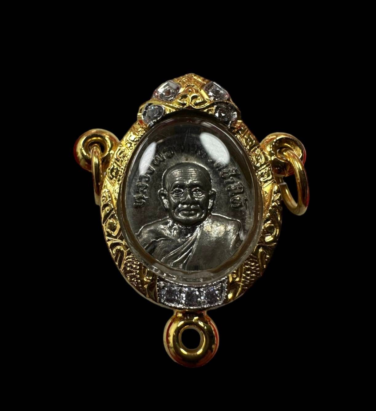 299906 หลวงปู่ทวดวัดช้างให้  เม็ดแตง ปี 2522  บล็อก 2 ชิด หูยก เนื้อทองแดงชุบนิกเกิล จังหวัดปัตตานี