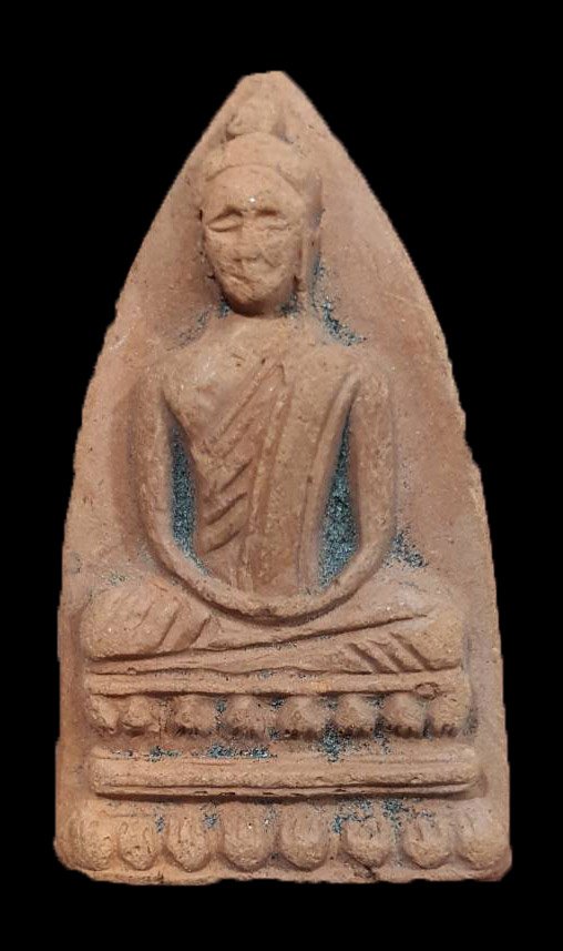 300068 พระพุทธเจ้าในวิหาร พิมพ์เล็ก ปี2500 เนื้อดิน หลวงพ่อกวย วัดโฆสิตาราม จังหวัดชัยนาท 