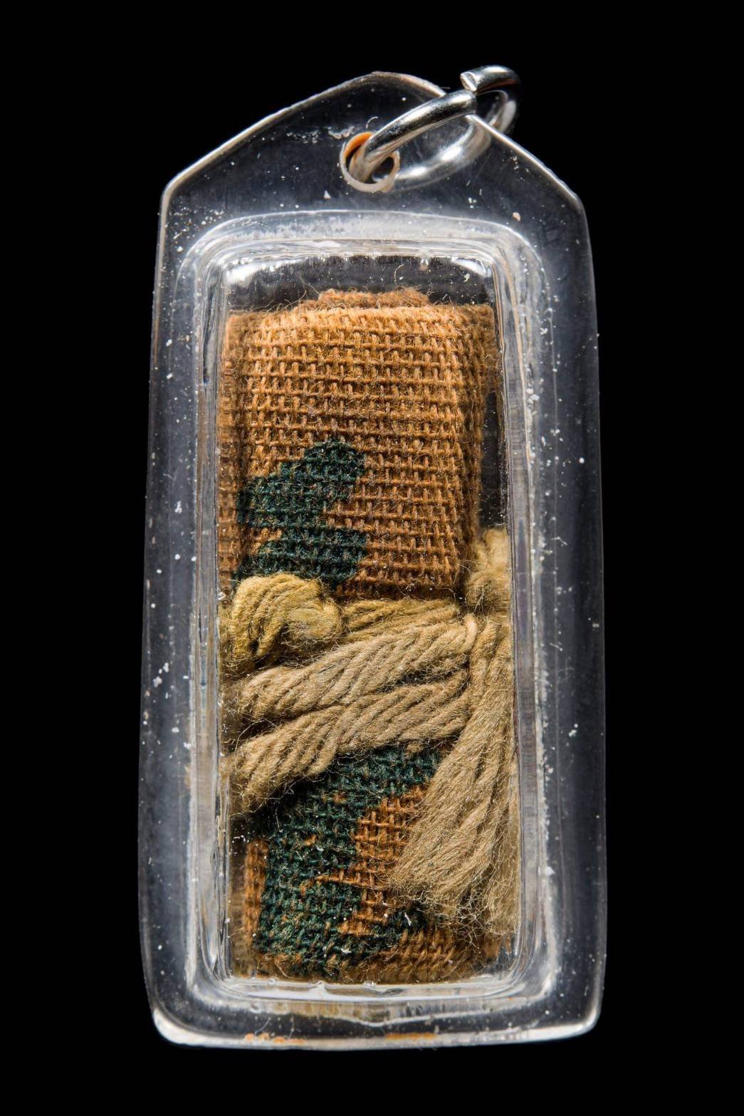 (296243)  ตะกรุดผ้ายันต์ ฟ้าประทานพร เซียนแปะโรงสี  ปี 2519 จ.ปทุมธานี