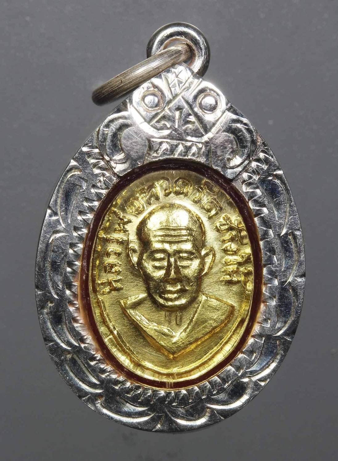 300531 เหรียญหัวแหวนทองคำ  หลวงปู่ทวด อ.ทิม  วัดช้างให้ เนื้อทองคำ  ปี2508 จ.ปัตตานี 