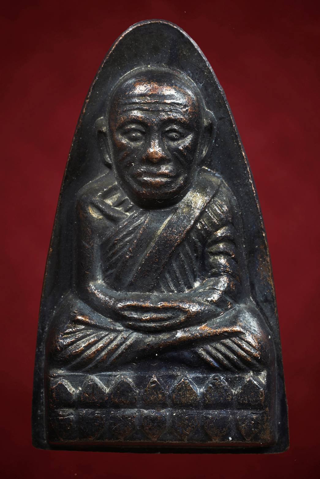  300706 หลวงปู่ทวด วัดช้างให้  พิมพ์หน้าลิง หลังหนังสือ  ปี 2508 เนื้อทองแดงรมดำ  จังหวัดปัตตานี