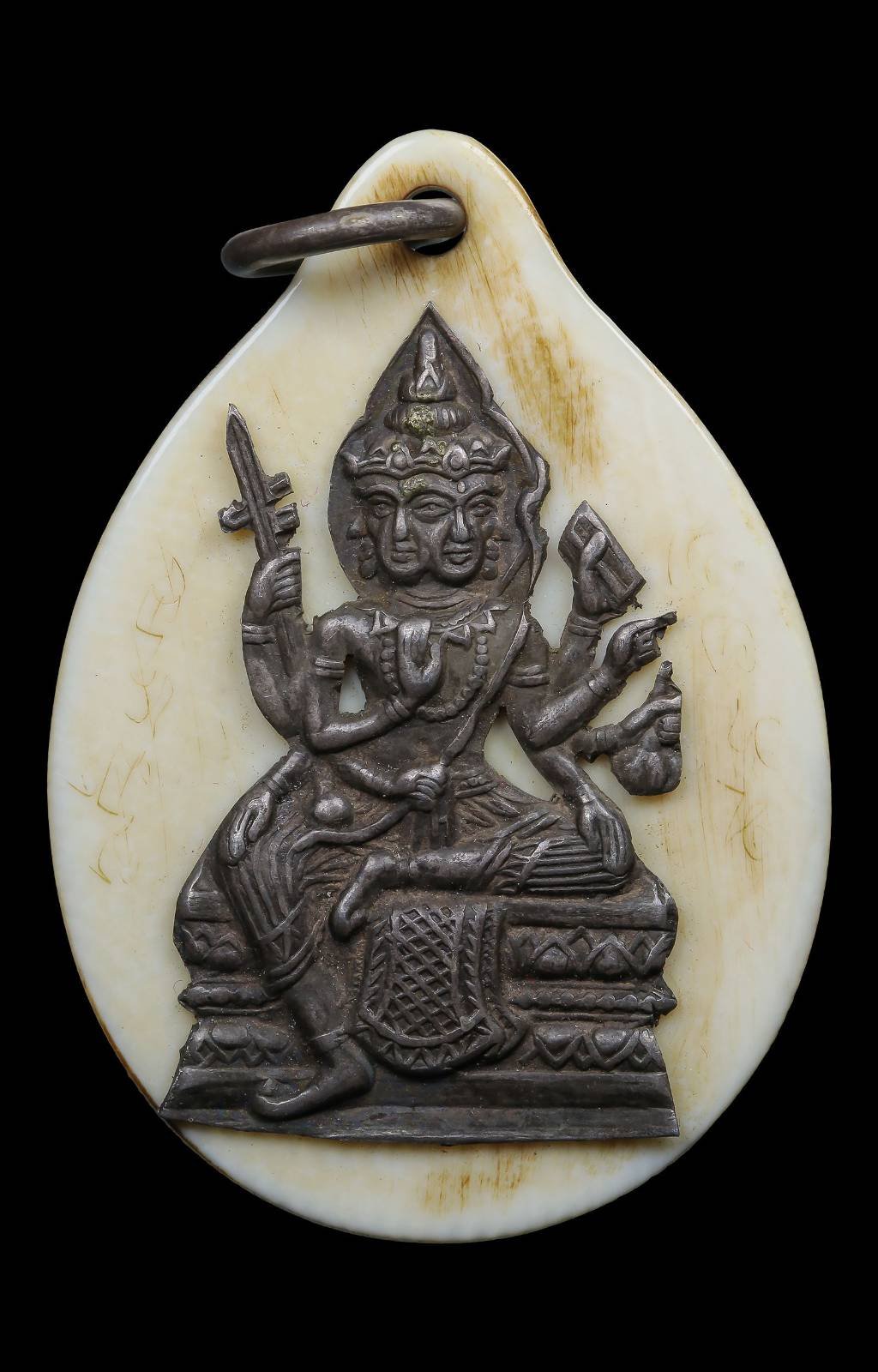 300812 เหรียญรูปไข่รัศมีพรหม  อาจารย์เฮงไพรวัลย์  เนื้องา ยกหน้าเงิน  ปีพ.ศ 2476-2502  จังหวัดพระนครศรีอยุธยา