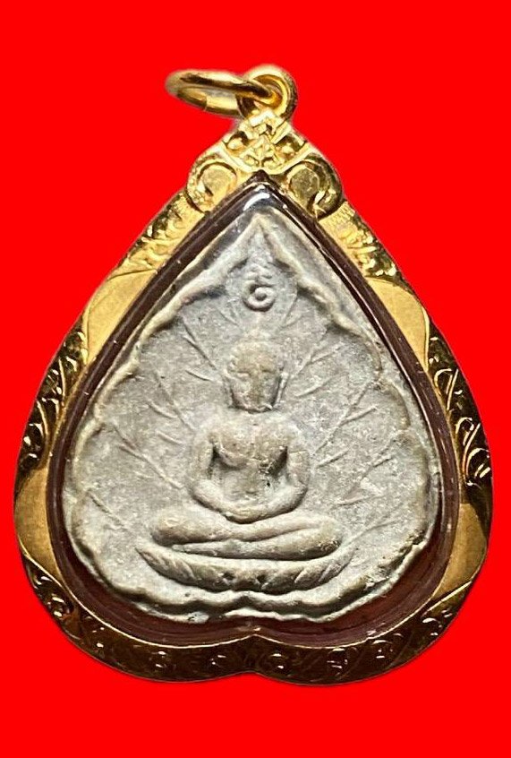308171 หลวงปู่โต๊ะ  วัดประดู่ฉิมพลี  พระผงประจำวันเกิด ปี 2520  เนื้อเกสร กทม.