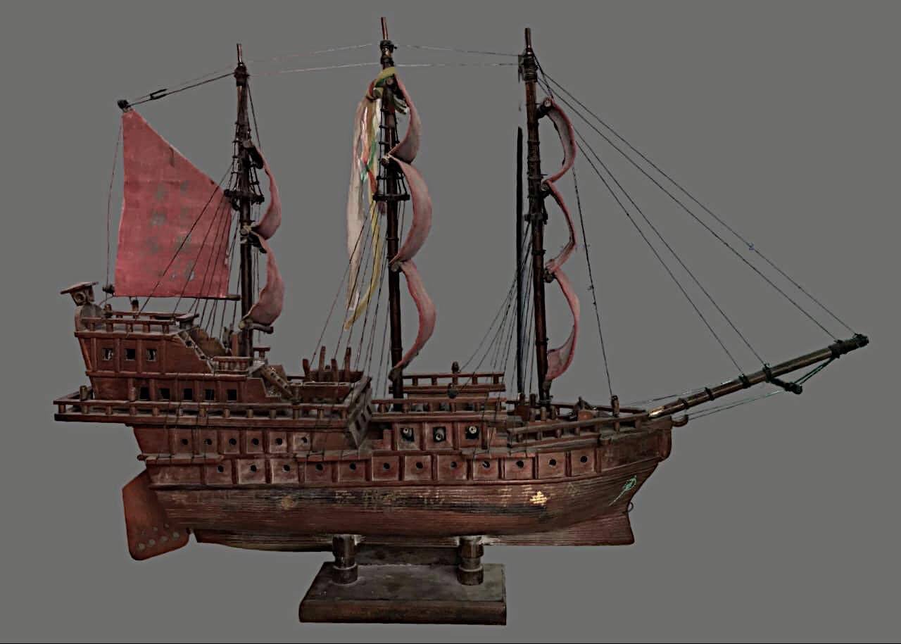 302738 เรือสำเภาจีนขนาดใหญ่  (35นิ้ว) จารยันต์ 8 กา  อาแปะโรงสี โง้วกิมโคย  ผ้าแดง ปี พ.ศ.2500 วัดศาลเจ้า จ.ปทุมธานี 