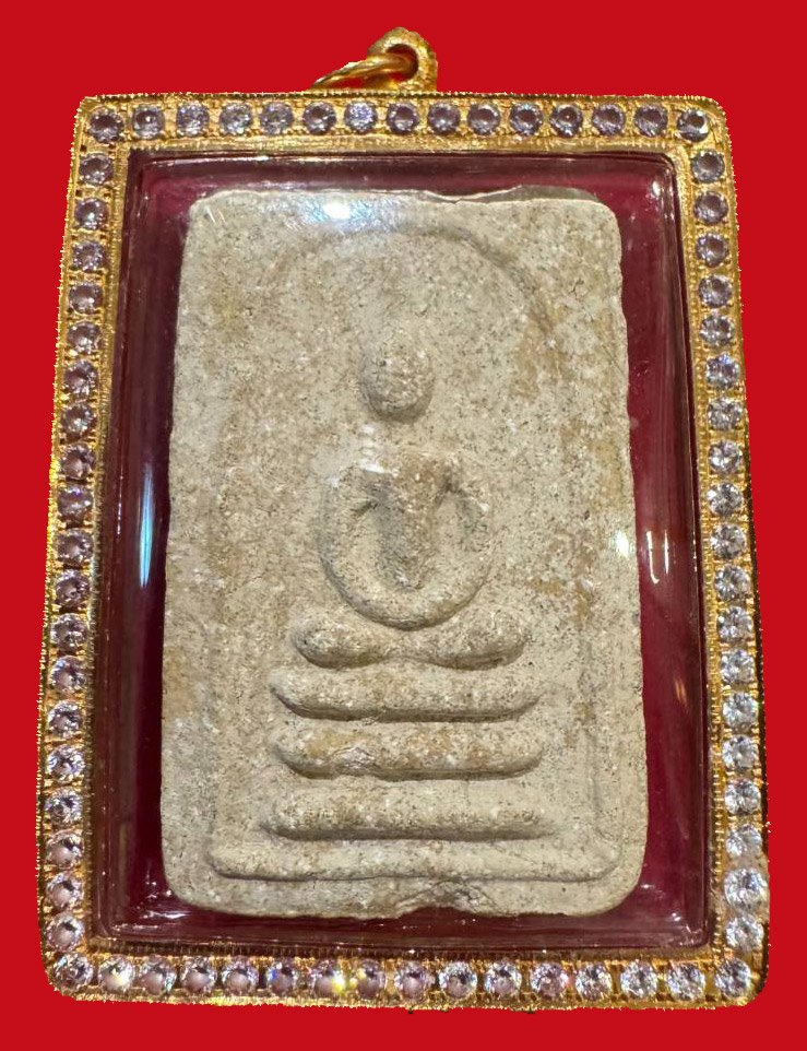  302063 สมเด็จแม่ชีบุญเรือน  โตงบุญเติม ปี2499  วัดอาวุธวิกสิตาราม  พิม3ชั้น หลังเรียบ  เนื้อผง จังหวัดกทม.