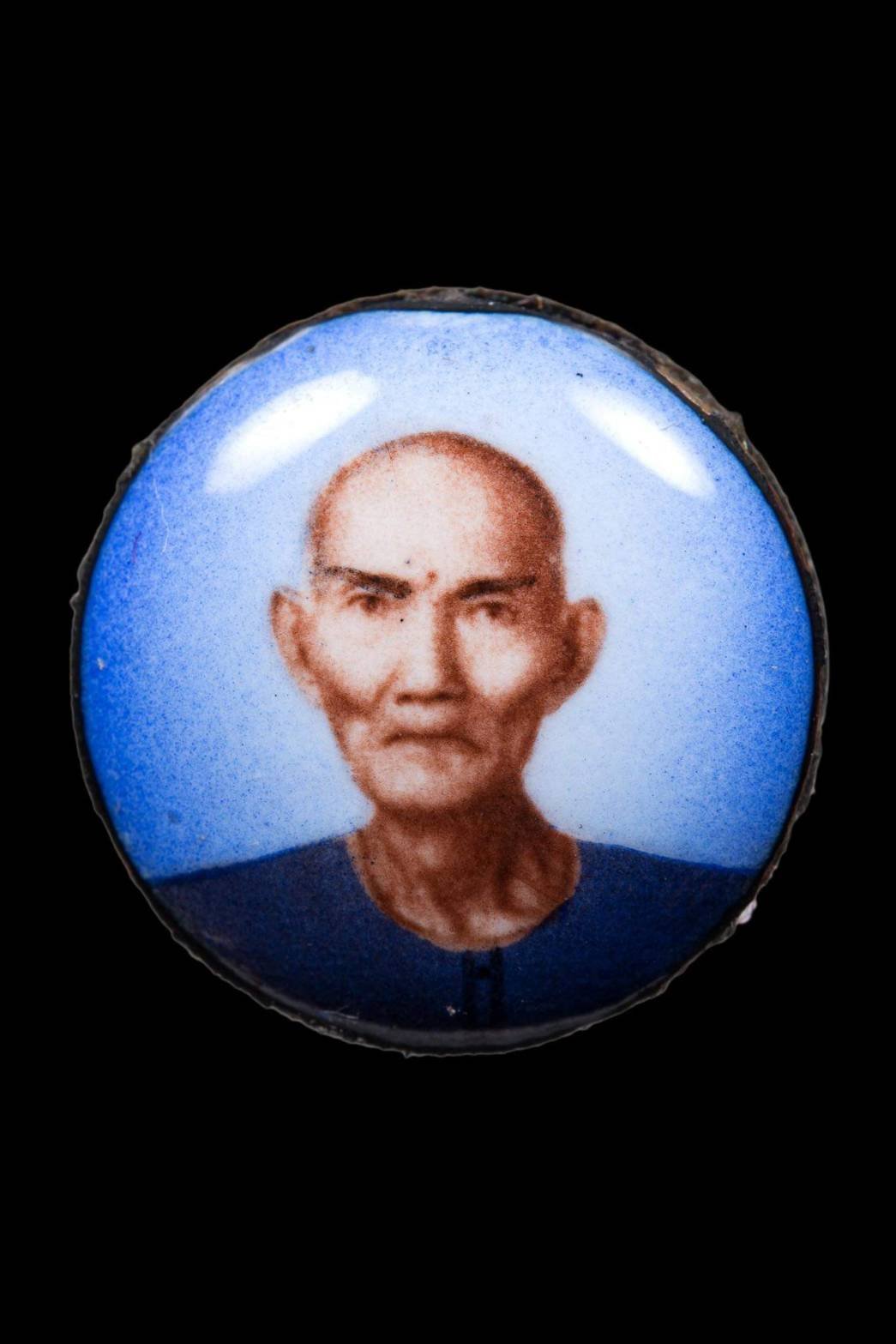 297237 ล๊อคเก็ตอาจารย์โง้วกิมโคย  เซียนแปะโรงสี รุ่นแรก   พิมพ์ กลมจิ๋ว (เสี่ยงโส่ย ) ปี2519 จังหวัดปทุมธานี