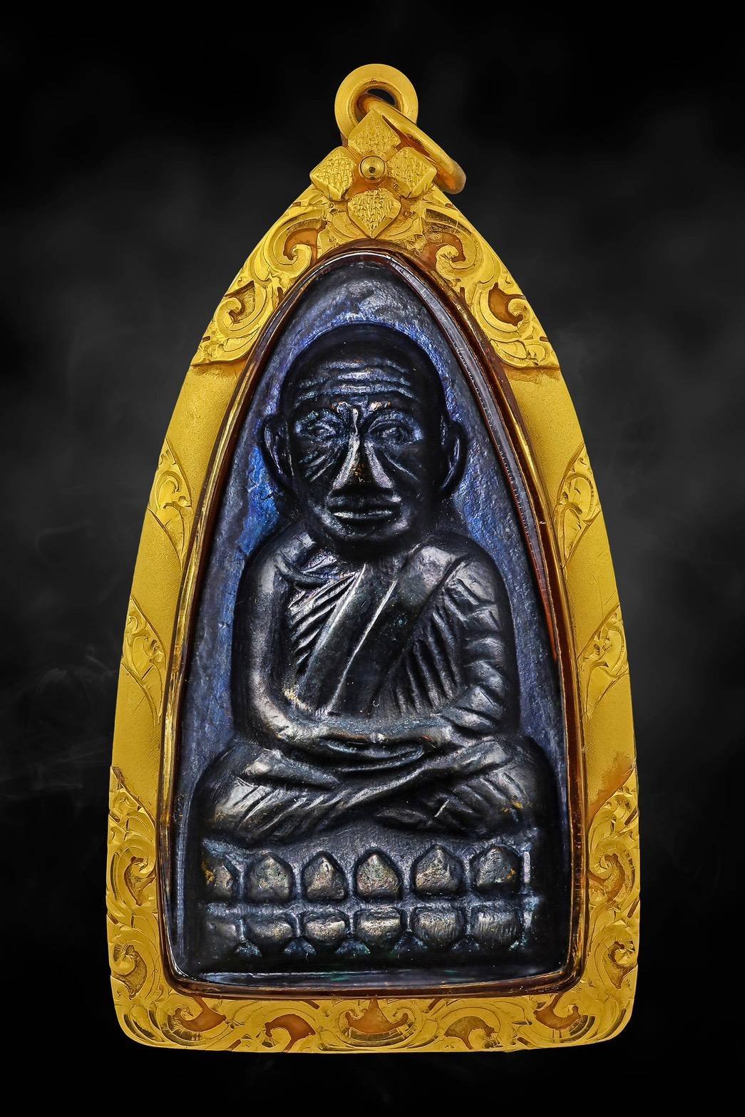 308597 พระหลวงปู่ทวด วัดช้างให้ หลังหนังสือใหญ่ ปี 2505  บล็อกเสาอากาศคางขีด  เนื้อทองเหลืองรมดำ จ.ปัตตานี