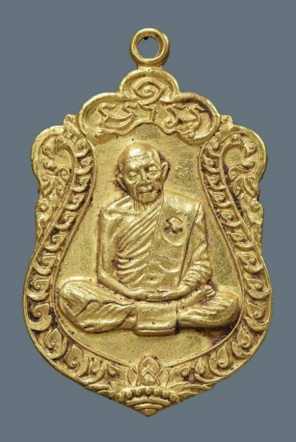 300499 เหรียญเสมาหลวงปู่ทิม รุ่น 8รอบ ชุบทองคำ เนื้อทองแดง พ.ศ.2518 วัดละหารไร่ จ.ระยอง