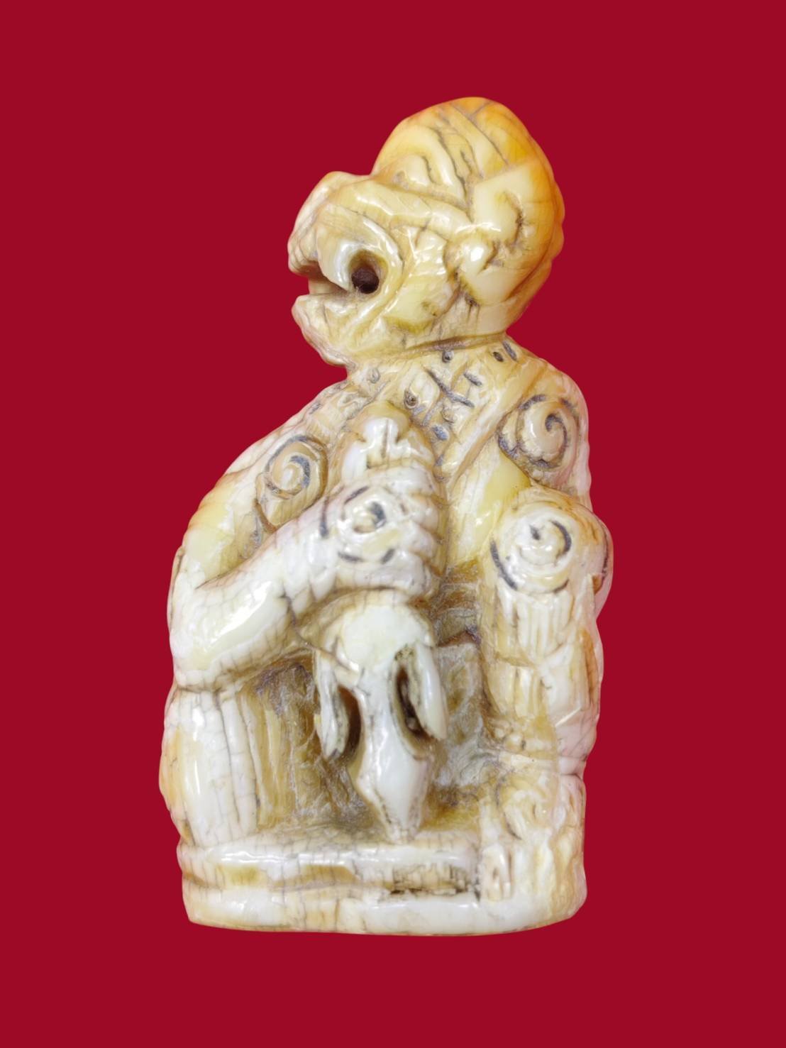 307330 หนุมานแกะ หลวงพ่อกุน  วัดพระนอน เนื้อเขี้ยว  พุทธศักราช 2440-2460   จ.เพชรบุรี