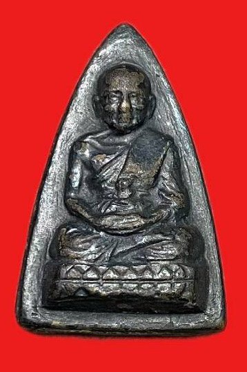 308832 หลวงปู่ทวด วัดช้างให้  กลีบบัว รุ่นแรก  พิมพ์หลังหนังสือ 5แถว  ปี2506 จ.ปัตตานี เนื้อทองเหลืองรมดำ