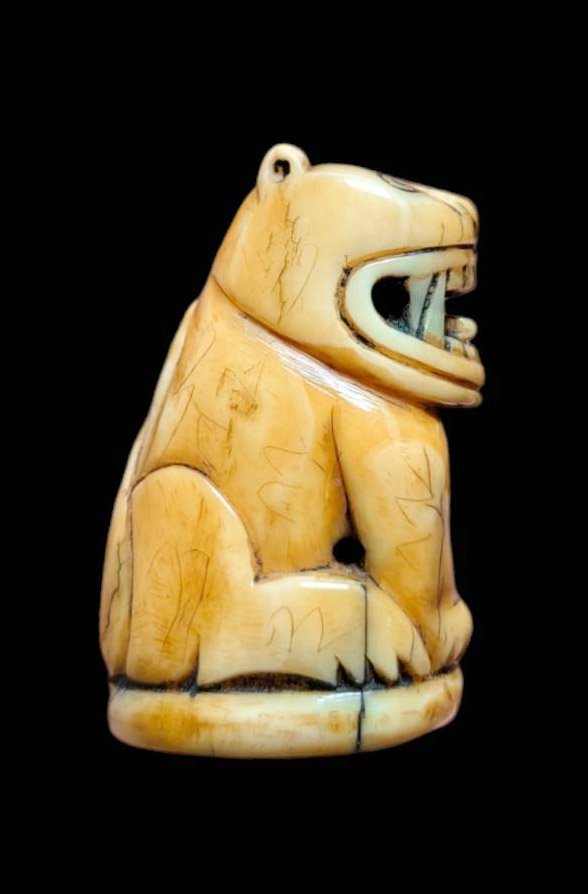 303148 เขี้ยวเสือแกะหลวงพ่อสาย พุทธศักราช 2470-2519 วัดมงคลโคธาวาส (วัดบางเหี้ย) จ.สมุทรปราการ