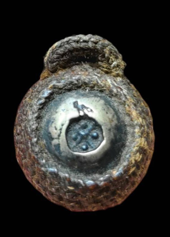 303177 ลูกอมหลวงพ่อเนียม เนื้อเมฆสิทธิ์ พุทธศักราช2430-2450 วัดน้อย จ.อ่างทอง