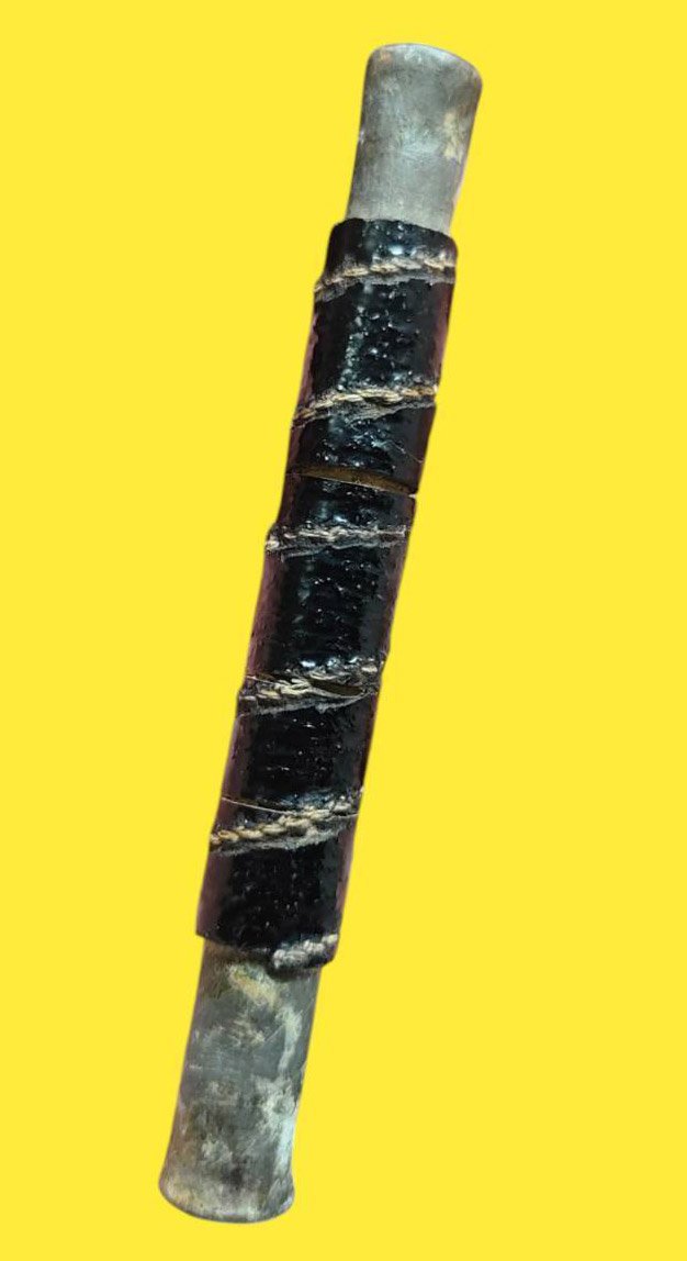 303184 ตะกรุดหลวงพ่อปาน เนื้อตะกั่ว พุทธศักราช 2440-2450 วัดมงคลโคธาวาส(วัดบางเหี้ย) จ.สมุทรปราการ