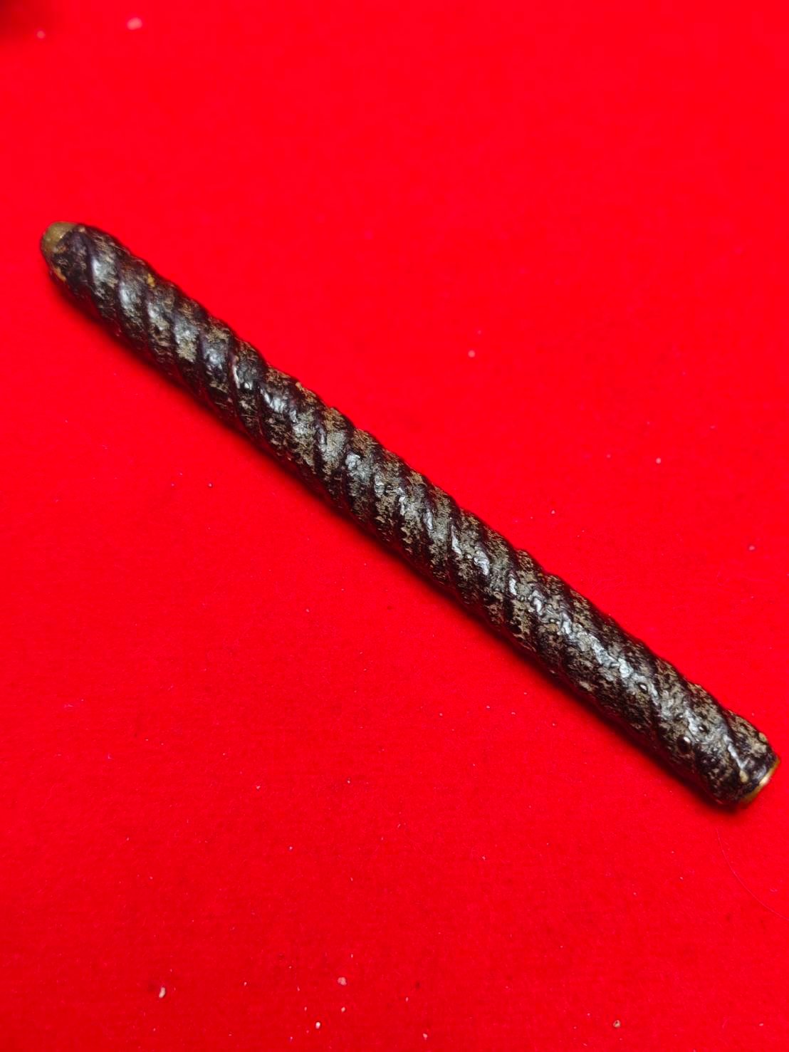  303366 ตะกรุดโสฬสมงคล  หลวงพ่อทองสุข  วัดสะพานสูง เนื้อทองแดง  ถักเชือกจุ่มรัก  ปี 2508 ถึงปี 2515 จ.นนทบุรี 