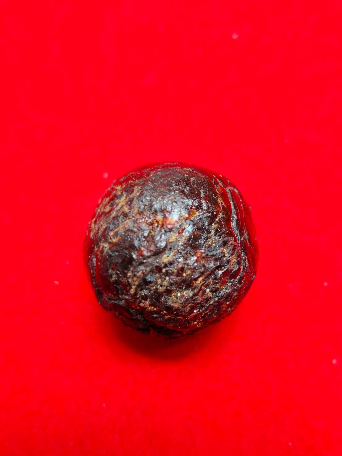 303424 ลูกอมหนังเสือพอกครั่ง  หลวงพ่อทองสุข  วัดโตนดหลวง  สร้างปี 2485 - 2500  จ.เพชรบุรี 