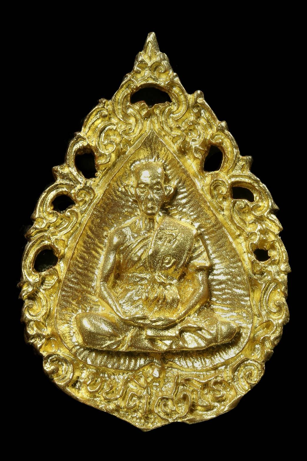  296605 เหรียญฉลุพิมพ์รูปเหมือนครูบาสร้อย วัดมงคลคีรีเขต ปีพศ 2536 เนื้อทองคำจังหวัดตาก