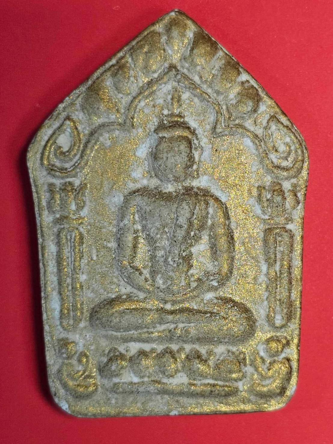 303501 พระ:ขุนแผน ผงพรายกุมาร  หลวงปู่ทิม วัดละหารไร่  ปี 2516-2517 จ.ระยอง เนื้อผงพรายกุมารทาทอง2หน้า ฝังตะกรุดทองคำ9ดอก