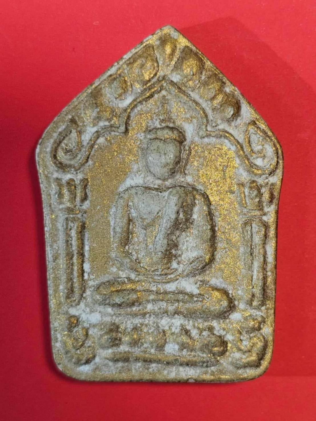 303503 ขุนแผนผงพรายกุมาร  หลวงปู่ทิม วัดละหารไร่ จ.ระยอง ปี 2516-2517 เนื้อผงพรายกุมาร ทาทอง2หน้า  ฝังตะกรุดทองคำ2ดอก