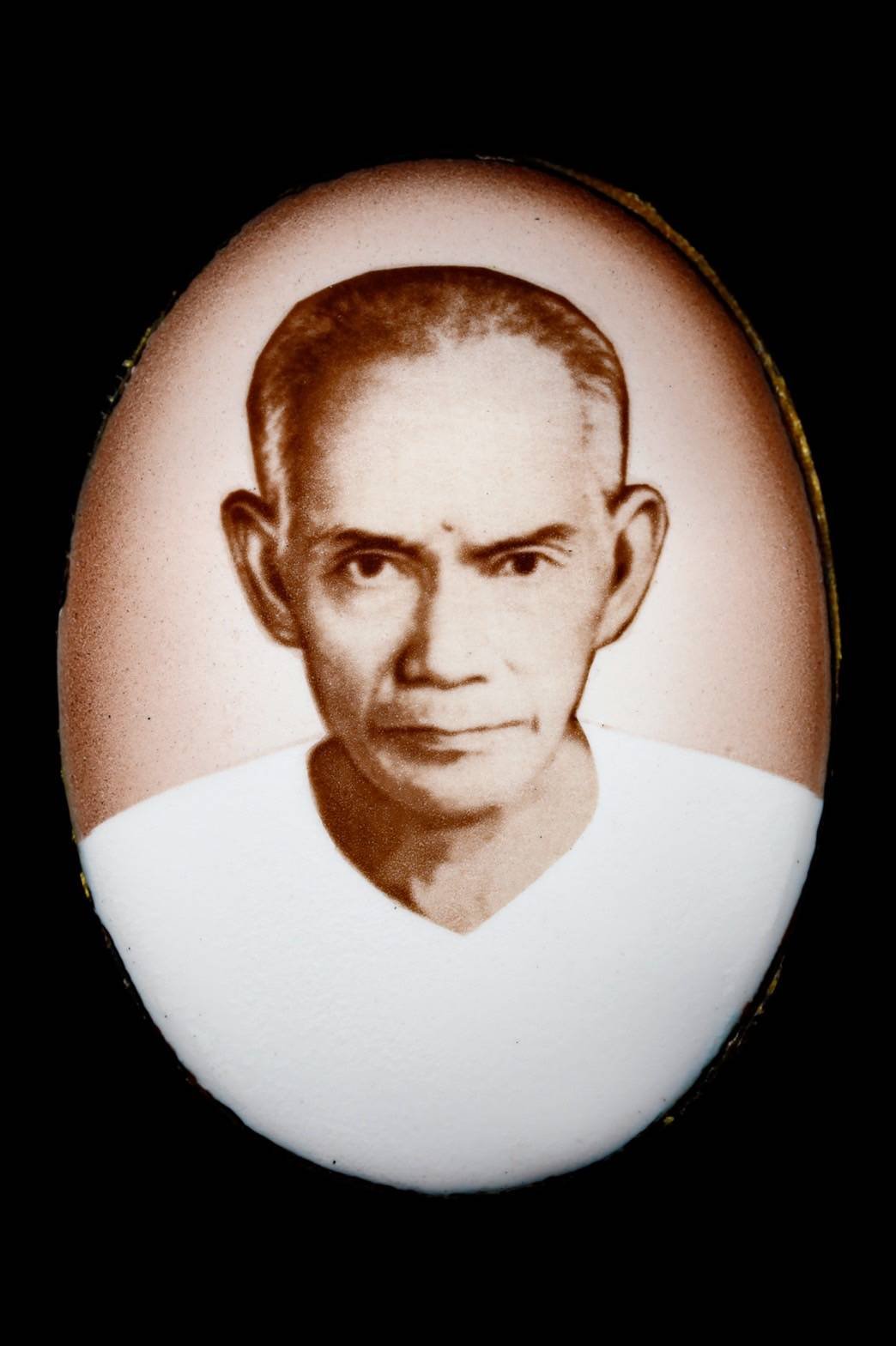 297636 ล็อคเก็ต เซียนแปะโรงสี  อาจารย์โง้วกิมโคย รุ่นแรก  พิมพ์หน้าหนุ่มซีเปีย จัมโบ้ ปี 2519 จ.ปทุมธานี 