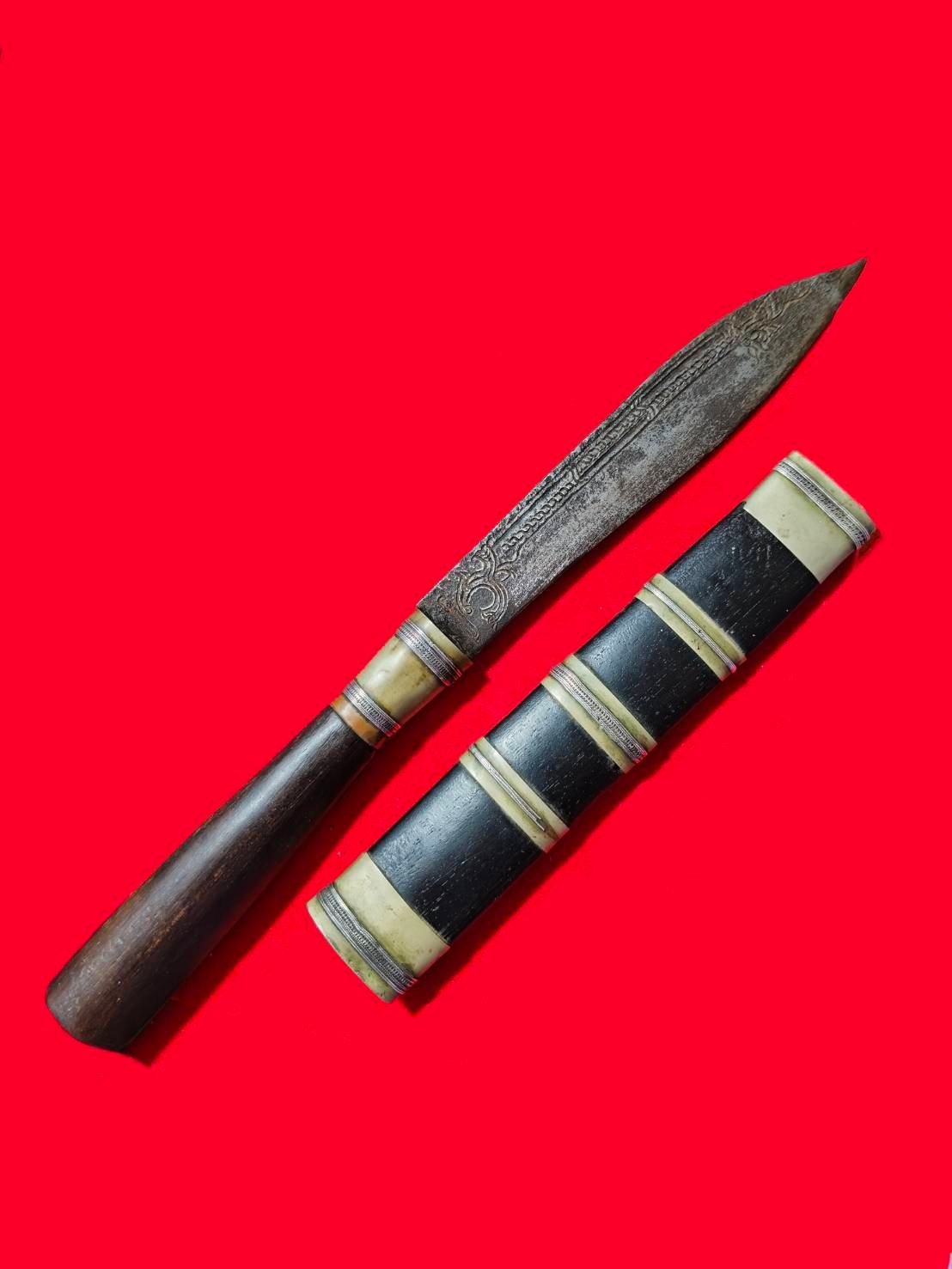 303663 มีดหมอหลวงพ่อเดิม  เนื้อโลหะ ด้ามไม้-ฝักไม้  ประมาณปี 2470 - 2500 วัดหนองโพ จ.นครสวรรค์