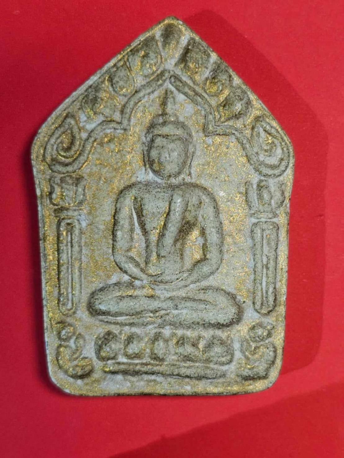 303665 ชื่อพระ:ขุนแผนผงพรายกุมาร  หลวงปู่ทิม วัดละหารไร่ จ.ระยอง ปี2516-2517 เนื้อผงพรายกุมาร ทาทอง 2หน้า  ฝังตะกรุดทองคำ 2ดอก