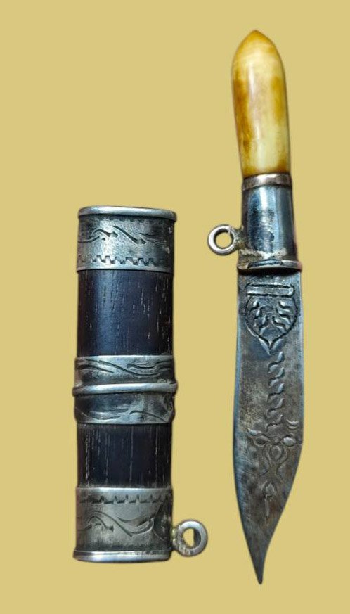 303726 มีดหมอสาริกา หลวงพ่อเดิม พุทธศักราช 2470-2494 วัดหนองโพ จ.นครสวรรค์