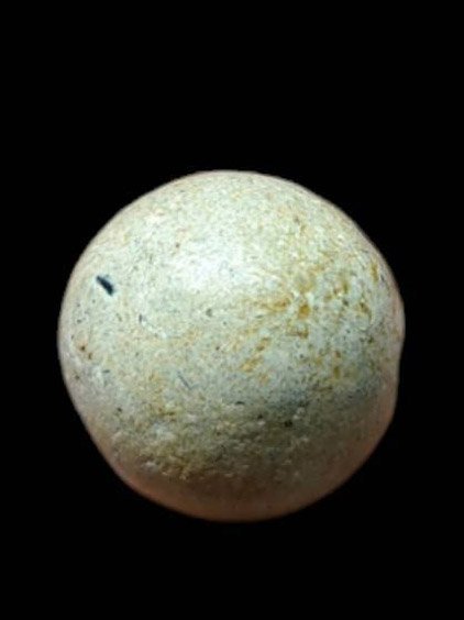 303738 ลูกอมหลวงพ่อพริ้ง เนื้อผง พุทธศักราช 2460-2490 วัดบางปะกอก กรุงเทพมหานคร