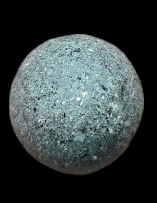 303871 ลูกอมหลวงพ่อพริ้ง เนื้อผง พุทธศักราช 2460-2490 วัดบางปะกอก กรุงเทพมหานคร