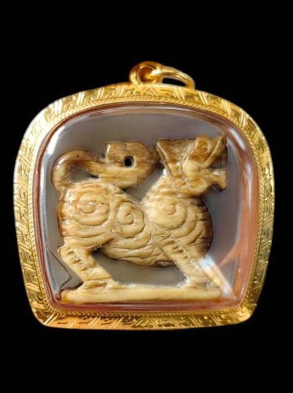 303873 สิงห์หลวงพ่อเดิม พิมพ์สามขวัญเนื้องาแกะ พุทธศักราช2470-2494 วัดหนองโพ จังหวัดนครสวรรค์