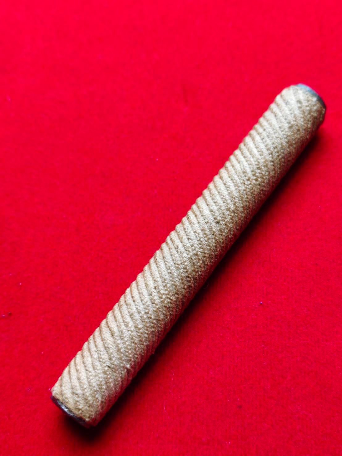 303895 ตะกรุดวิรุณจำบัง (นิยม)  เนื้อทองเหลืองและตะกั่ว  สร้างปี 2515-2521  หลวงพ่อกวย วัดโฆสิตาราม (บ้านแค) จ.ชัยนาท ผู้ออกบัตร 