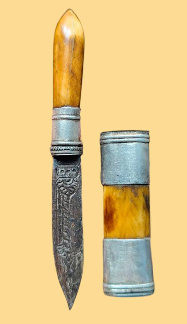 303909 มีดหมอสาริกา หลวงพ่อเดิม พ.ศ. 2470-2494 วัดหนองโพ จ.นครสวรรค์